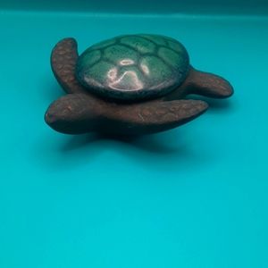 Beautiful Sea Turtle Figurine/Trinket Holder